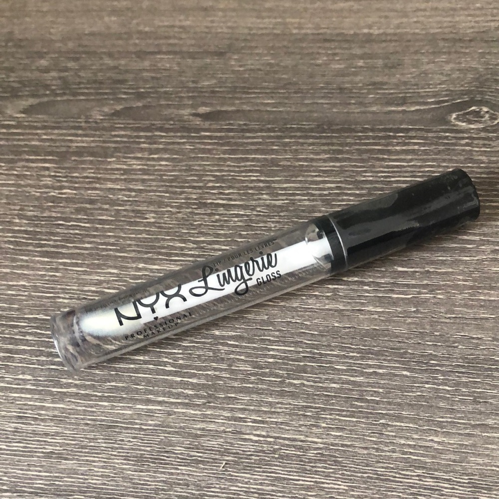 ❤️$6 NWT NYX Lingerie Gloss Clear .11oz/ 3.4ml